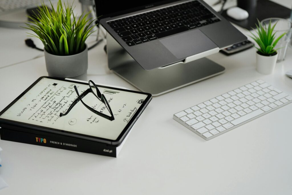 Digital Literacy: How Smart Companies Are Winning While Everyone Else Is Still Struggling with Basic Tech